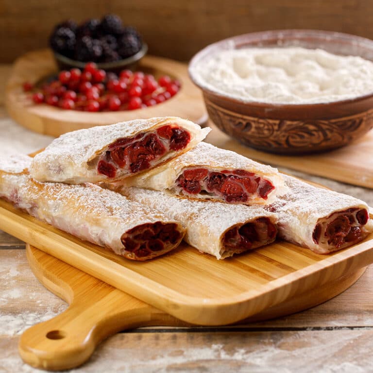 Învârtită cu Vișină 1 buc