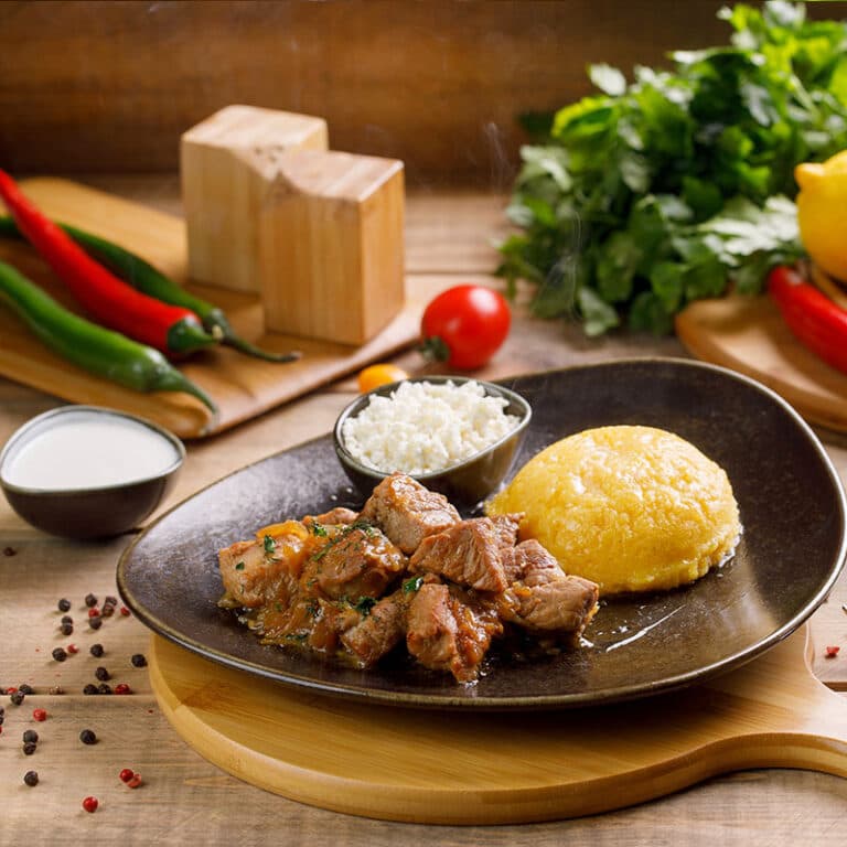 Tocană porc mamaliga br. sm.